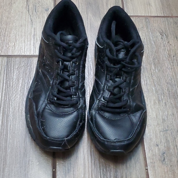 black non slip server shoes